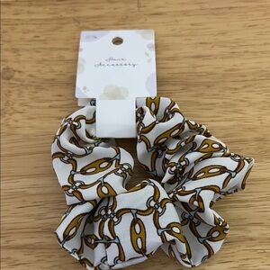 White and Gold Chain Pattern Scrunchie